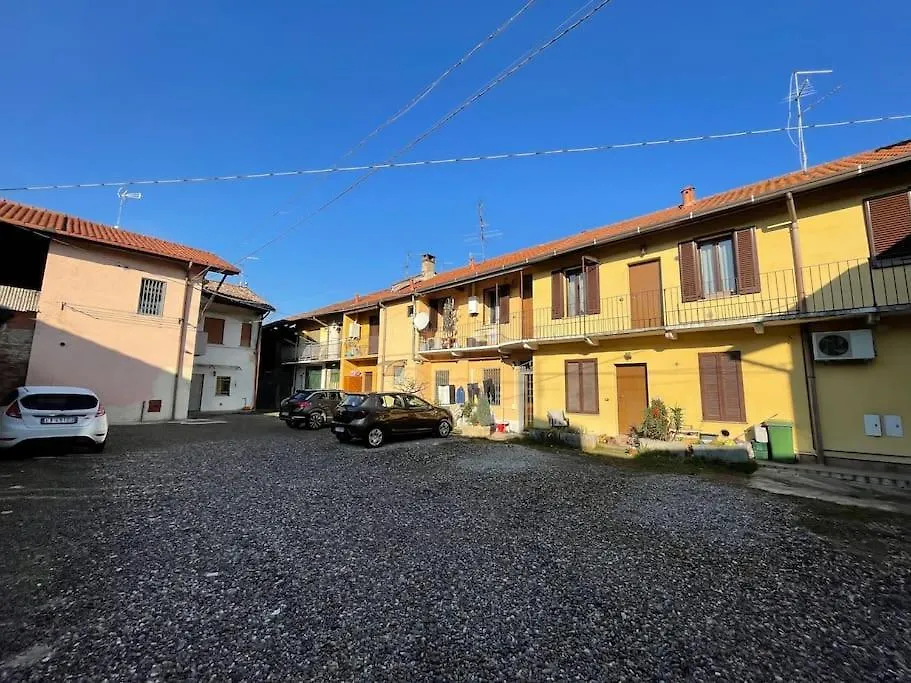 Apartment Incortedafabio Design Flat With Bikes Caronno Pertusella Italy